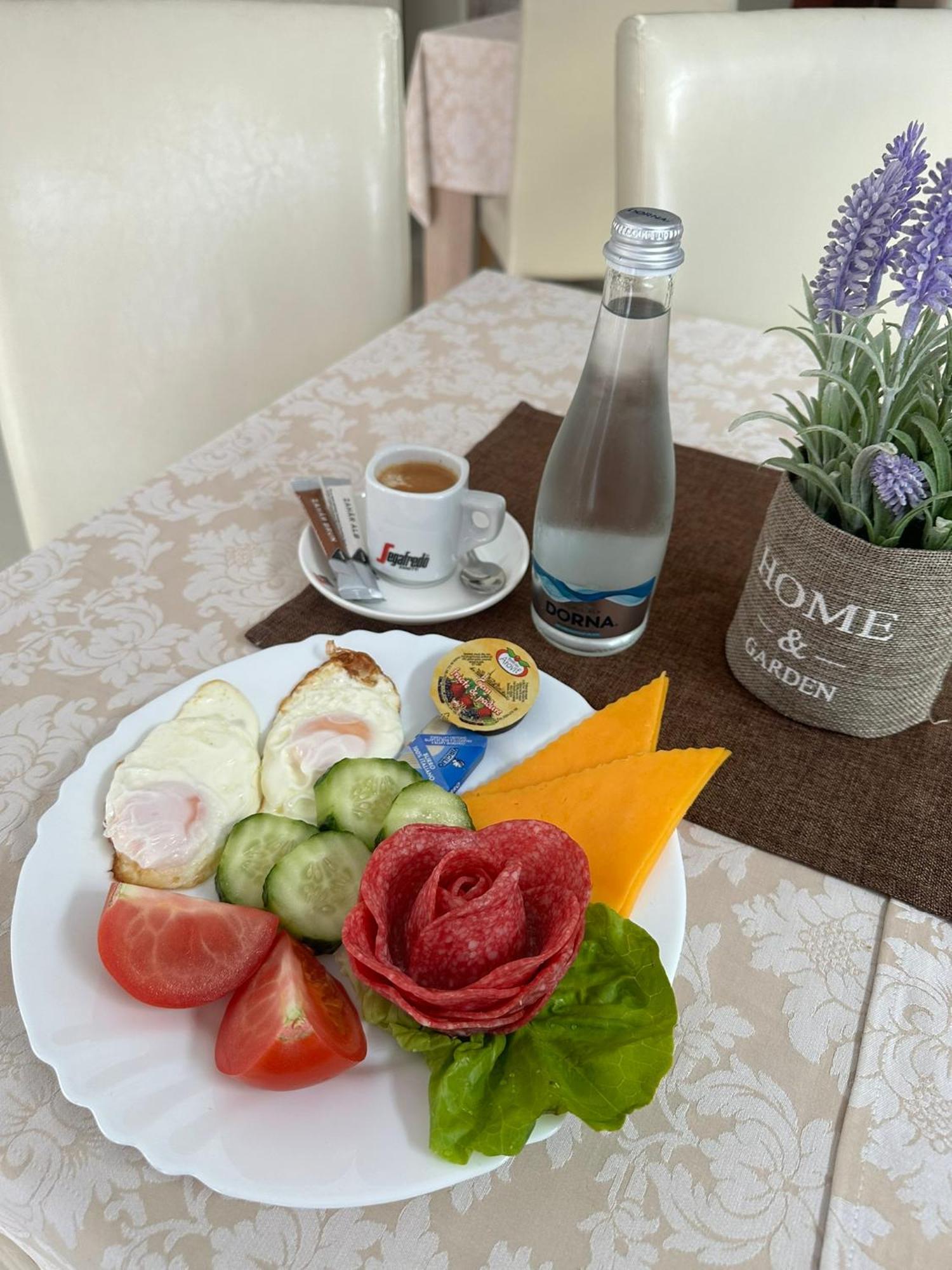 Restaurant Motel Dolorean ساتْشيلي المظهر الخارجي الصورة