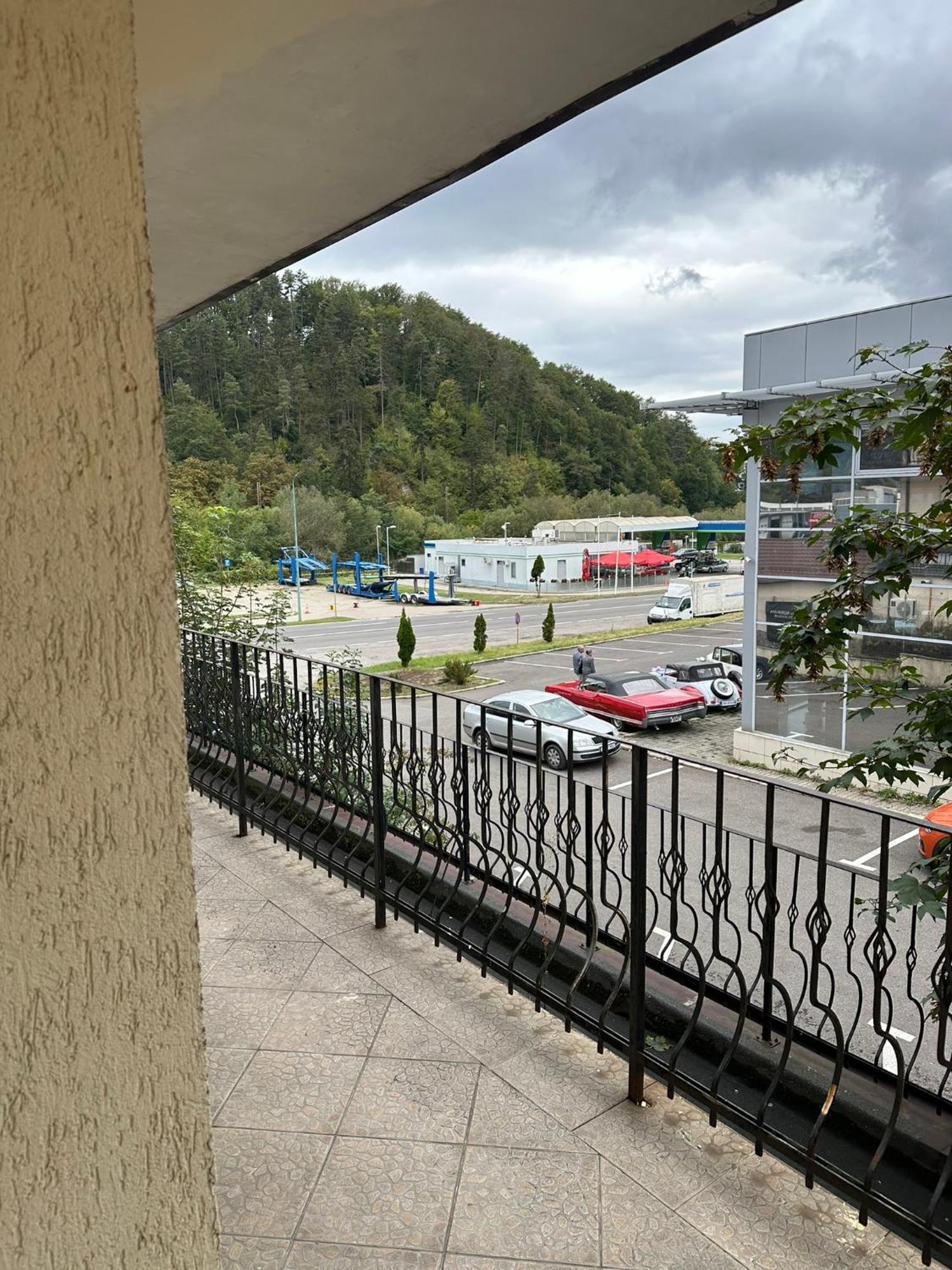 Restaurant Motel Dolorean ساتْشيلي المظهر الخارجي الصورة