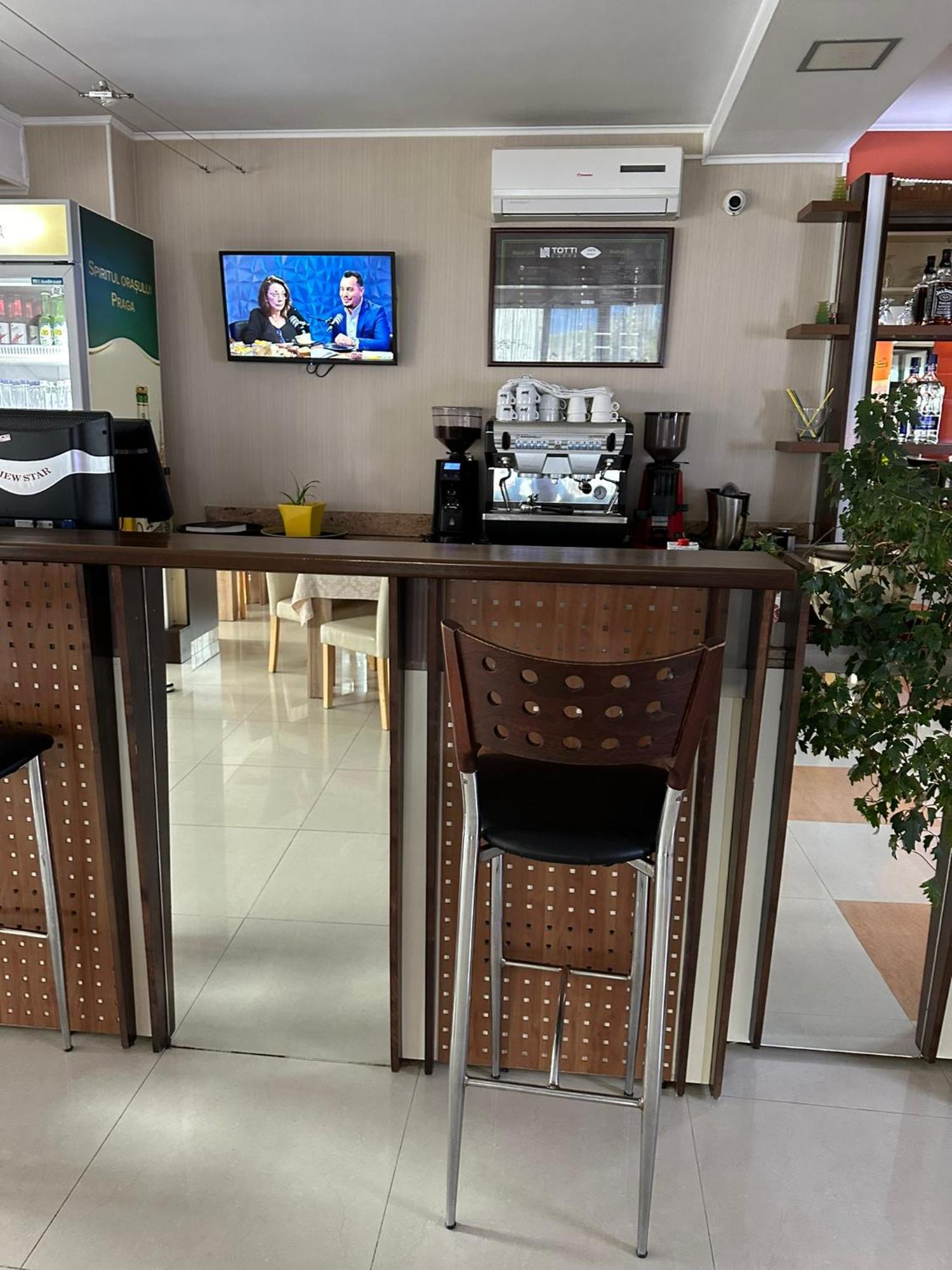 Restaurant Motel Dolorean ساتْشيلي المظهر الخارجي الصورة