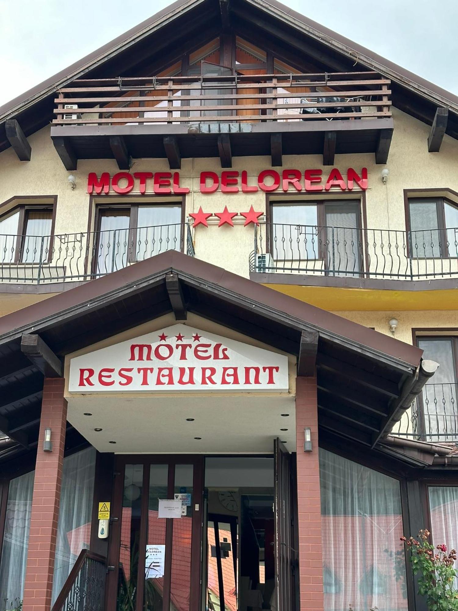 Restaurant Motel Dolorean ساتْشيلي المظهر الخارجي الصورة